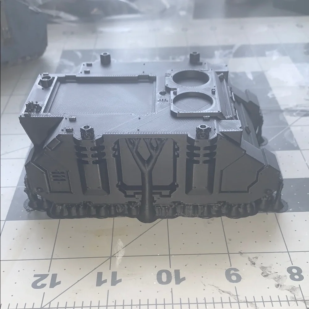 Black Model Tank Rhino - Picture 4 of 8